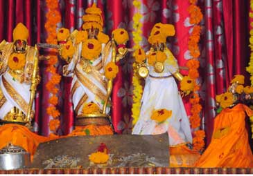 Bhadrachalam  Temple: భద్రాద్రి రామయ్య సన్నిధిలో ఘనంగా వసంతోత్సవం వేడుకలు
