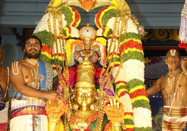 Tirumala : శ్రీవారికి పౌర్ణమి గరుడ సేవ