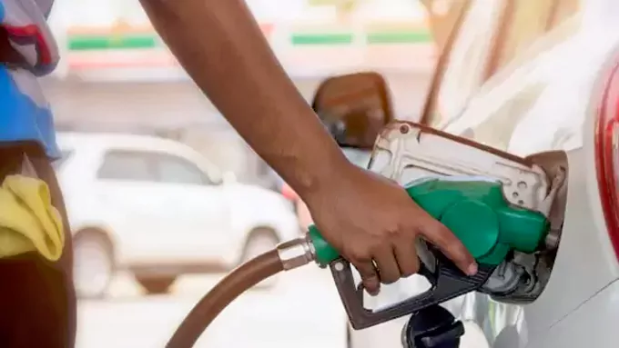 ఇంధన ధరలను వెంటనే తగ్గించలేం