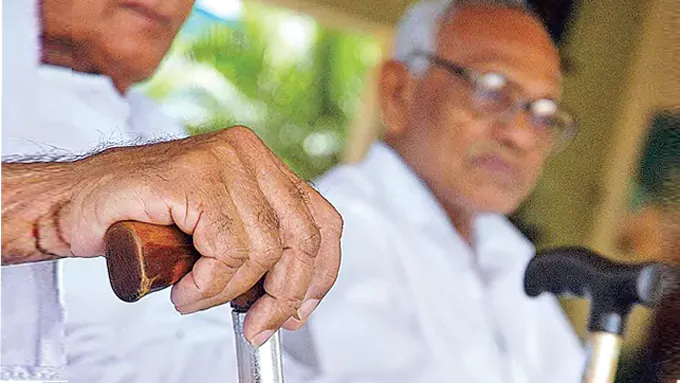 రేపు రిటైర్మెంట్ .. నేడు నియామకం