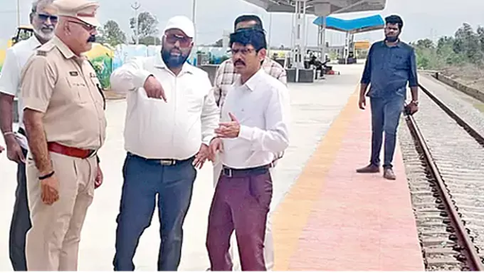 https://assets.eenadu.net/tookiga_images/426008482_75965.webp
