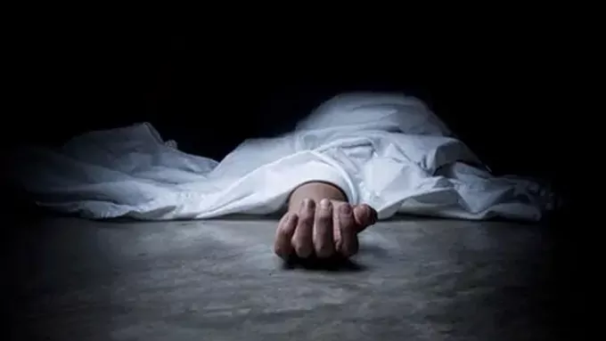 ట్రక్కును ఢీకొట్టిన పికప్ వాహనం