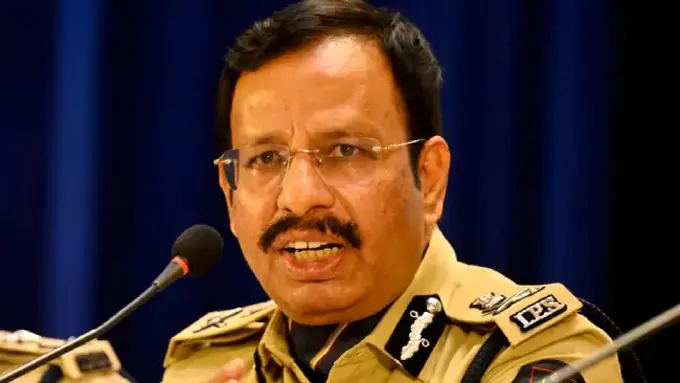 సామాన్యుడిలా చుట్టూ సజ్జనర్ చక్కర్లు