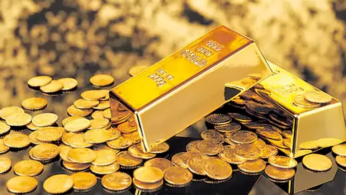 శిశువు డైపర్ లో రూ.50 లక్షల విలువైన బంగారం