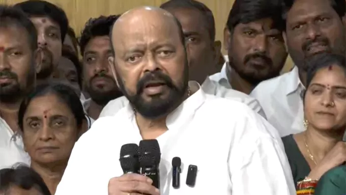కొండా సురేఖను సారీ చెప్పమన్నారు.. ఆమె చెప్పలేదు: కొండా మురళి