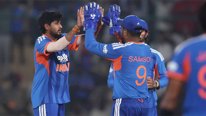 అఫ్గాన్‌ 5 వికెట్లు డౌన్‌
