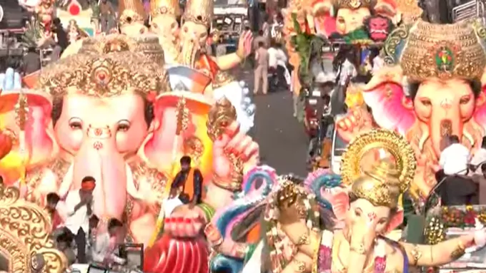శనివారం మధ్యాహ్నం వరకు శోభాయాత్ర: సజ్జనార్‌