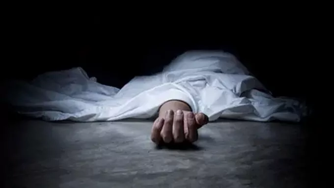 కల్తీ మద్యం తాగి 19 మంది మృతి