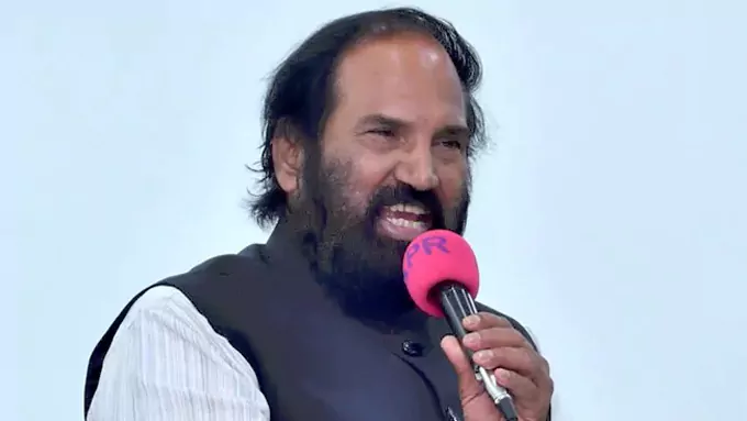 నవంబర్లో కాళేశ్వరం బ్యారేజీల పనులు: ఉత్తమ్ – politics నవంబర్లో కాళేశ్వరం బ్యారేజీల పనులు: ఉత్తమ్ – politics