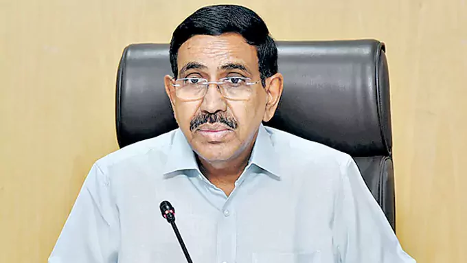 స్వర్ణ వార్డుల్లో ఉద్యోగులకు పదోన్నతులు