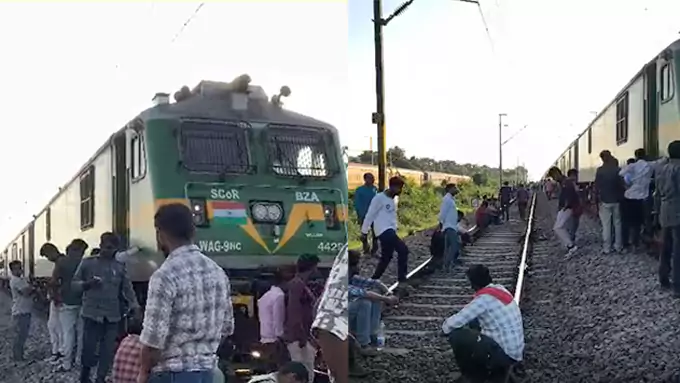 మౌలాలి వద్ద నిలిచిన శాతవాహన రైలు