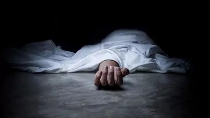 లారీ-ఆటో ఢీ.. ముగ్గురు మృతి
