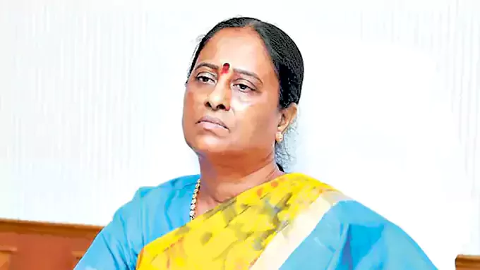 వర్గ విభేదాలను పక్కనపెట్టి పనిచేయాలి: కొండా సురేఖ – politics వర్గ విభేదాలను పక్కనపెట్టి పనిచేయాలి: కొండా సురేఖ – politics