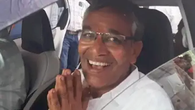Video: కారు ఇచ్చి.. గురుభక్తిని చాటి.. – general Video: కారు ఇచ్చి.. గురుభక్తిని చాటి.. – general