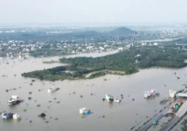 Michaung Cyclone: చెరువులా మారిన చెన్నై నగరం
