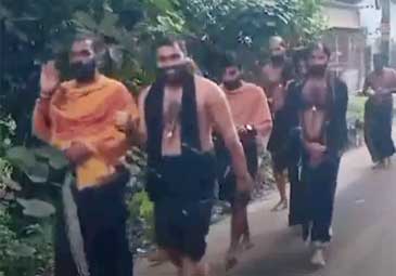 Kerala: కేరళలో శబరిమలకు వెళ్తున్న అయ్యప్ప భక్తులకు తప్పని అవస్థలు!