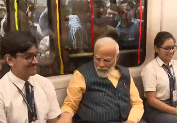PM Modi: తొలి అండర్‌వాటర్‌ మెట్రో టన్నెల్‌ మార్గంలో మోదీ ప్రయాణం