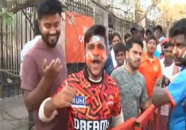Hyderabad: ఉప్పల్ స్టేడియంలో ఐపీఎల్ మ్యాచ్‌.. భారీగా తరలి వచ్చిన క్రికెట్ అభిమానులు