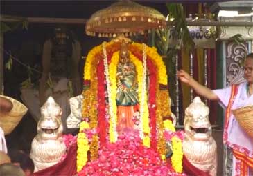 Vijayawada: ఇంద్రకీలాద్రిపై వైభవంగా వసంత నవరాత్రి ఉత్సవాలు.. దుర్గమ్మకు పుష్పార్చన