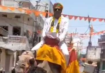 Hyderabad: ఒంటెపై వచ్చి.. హైదరాబాద్‌ ఎంపీ స్థానానికి స్వతంత్ర అభ్యర్థి నామినేషన్‌