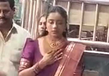 Vithika Sheru: మోపిదేవి ఆలయంలో సినీ నటి వితిక ప్రత్యేక పూజలు