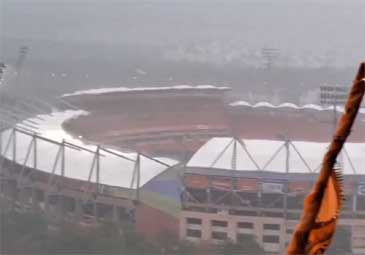 Uppal Stadium: ఉప్పల్‌ స్టేడియం వద్ద జోరు వాన..!